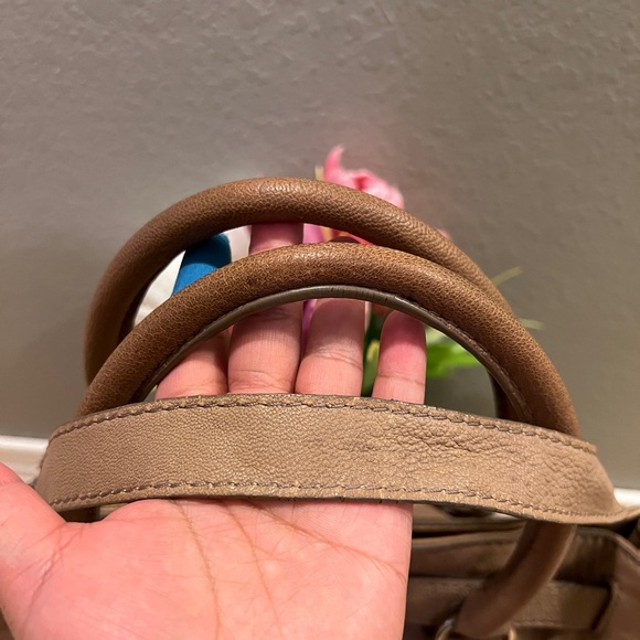 Michael Kors Tan Hamilton Purse - Picture 4 of 15